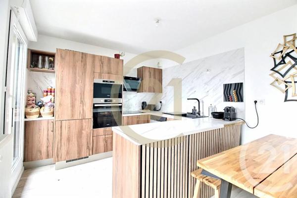 Appartement F4 à vendre  4 pièces - 83,37 m 2   BOBIGNY  - 93