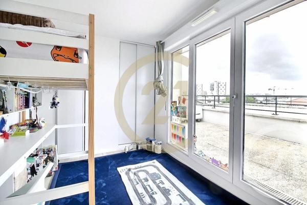 Appartement F4 à vendre  4 pièces - 83,37 m 2   BOBIGNY  - 93
