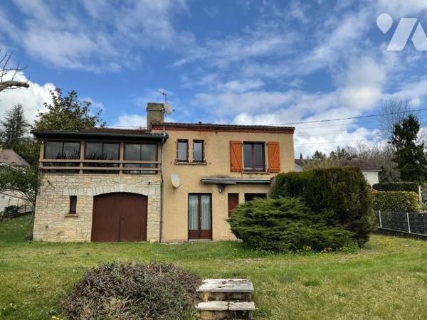 A VENDRE : Maison d'habitation de plain-pied avec sous-sol, sur les hauteurs d'un village, avec...