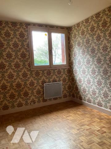A VENDRE : Maison d'habitation de plain-pied avec sous-sol, sur les hauteurs d'un village, avec...