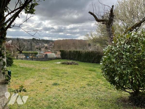 A VENDRE : Maison d'habitation de plain-pied avec sous-sol, sur les hauteurs d'un village, avec...