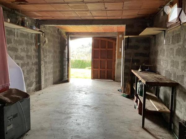 A VENDRE : Maison d'habitation de plain-pied avec sous-sol, sur les hauteurs d'un village, avec...
