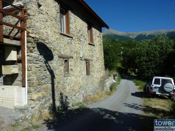 Maison de hameau de 100m² avec 4 chambres, un atelier et terrain