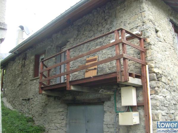 Maison de hameau de 100m² avec 4 chambres, un atelier et terrain