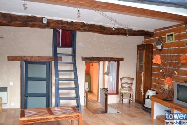 Maison de hameau de 100m² avec 4 chambres, un atelier et terrain