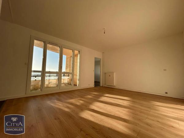 Appartement à louer 4 pièces 80m²