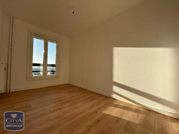 Appartement à louer 4 pièces 80m²