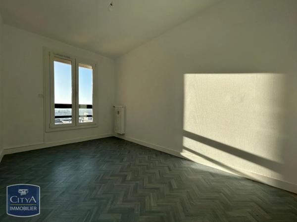 Appartement à louer 4 pièces 80m²