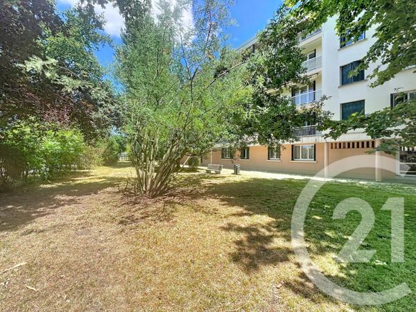 Appartement F3 à vendre  3 pièces - 57 m 2   PESSAC  - 33