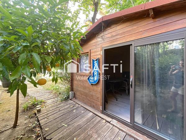 Bail  a céder -Local plus appartement -jardin de 200m2.