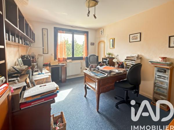 Maison à vendre 10 pièces 180 m² Saint-Genest-Lerpt