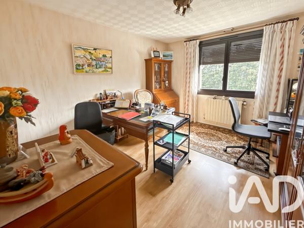 Maison à vendre 10 pièces 180 m² Saint-Genest-Lerpt