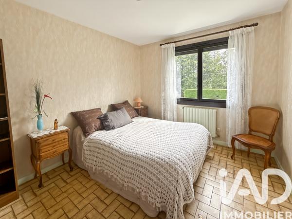 Maison à vendre 10 pièces 180 m² Saint-Genest-Lerpt