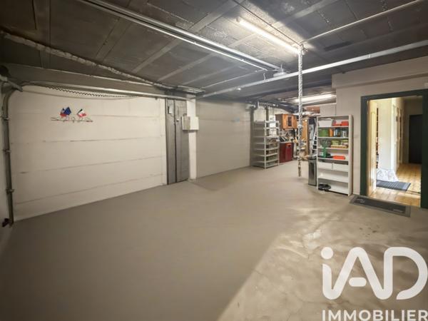 Maison à vendre 10 pièces 180 m² Saint-Genest-Lerpt