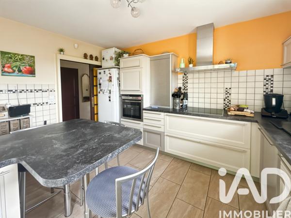 Maison à vendre 10 pièces 180 m² Saint-Genest-Lerpt