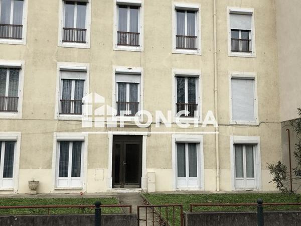 Location Appartement 2 pièces 37.8 m² - 16 RUE JEAN VINCENT Verin 42410