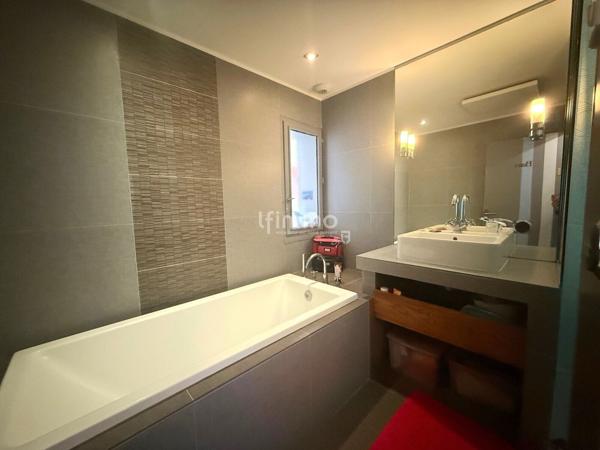 Maison 7 pièces avec piscine au calme