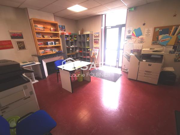 Local commercial 92 m², bail commercial tout commerce