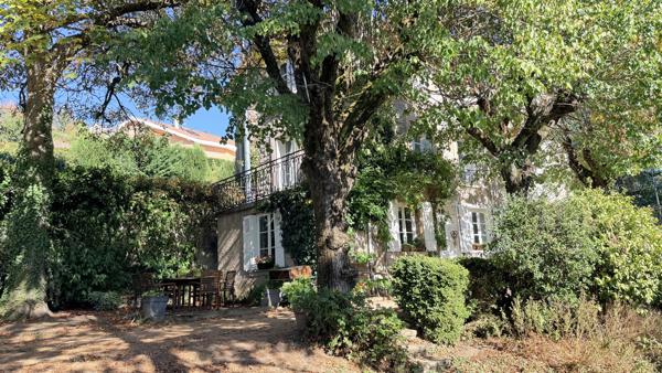 Maison bourgeoise de 210m2 sur 650m2 de terrain arboré