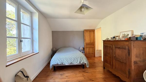 Maison bourgeoise de 210m2 sur 650m2 de terrain arboré
