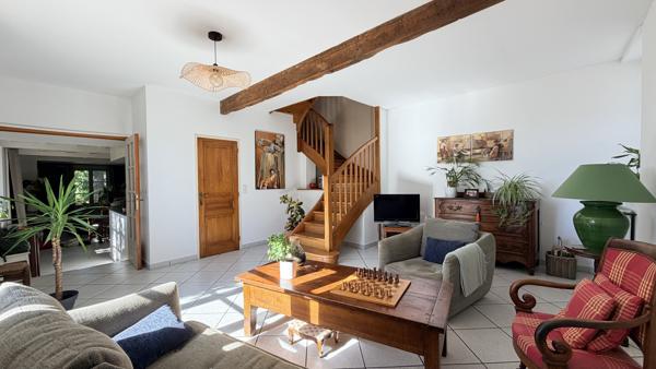 Maison bourgeoise de 210m2 sur 650m2 de terrain arboré