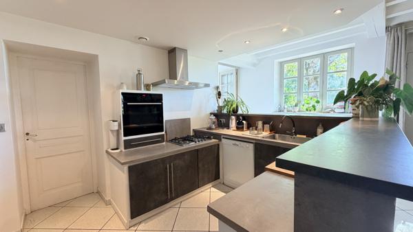 Maison bourgeoise de 210m2 sur 650m2 de terrain arboré