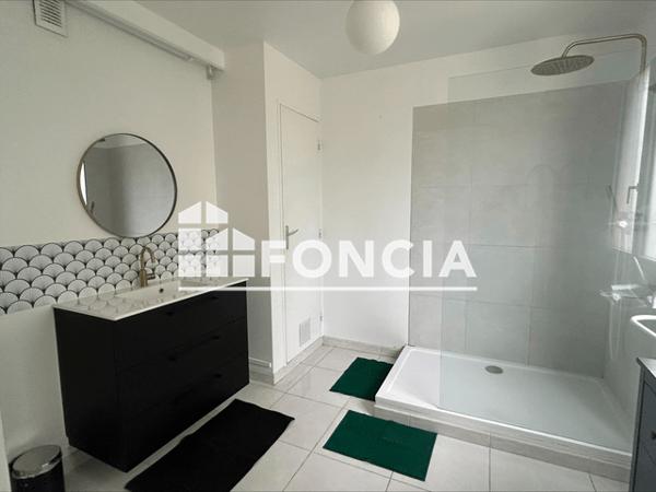 Location Appartement 4 pièces 77 m² - 1 RUE REGINALD Orleans 45000