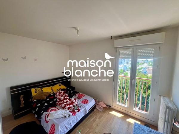 Saint Maixent Appartement  4 pièce(s) 82 m2
