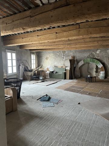 L'Isle-sur-la-Sorgue (84800) Plateau brut 85 m²