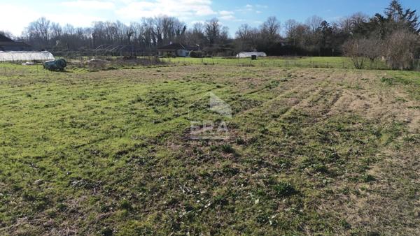 Terrain à vendre de 2500m2 à Estirac