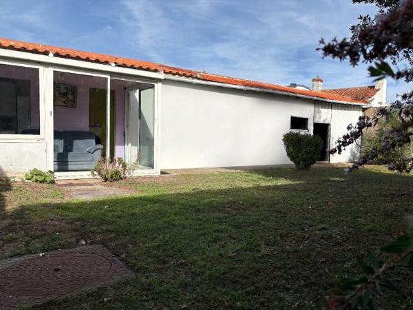Maison coeur de Croix de Vie 2 ch et garage avec terrain sans-à-vis