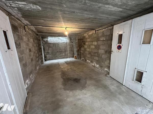SAINT MALO - Intra Muros - Garage fermé de type box d'environ 19m²