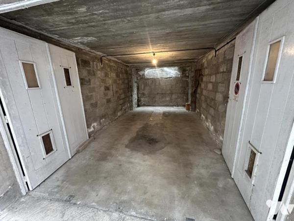 SAINT MALO - Intra Muros - Garage fermé de type box d'environ 19m²