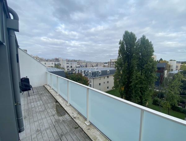 SURESNES - CENTRE VILLE/ PARC DU CHATEAU - APPARTEMENT 4 PIECES/ 3 CHAMBRES AVEC PARKING ET DOUBLE TERRASSE