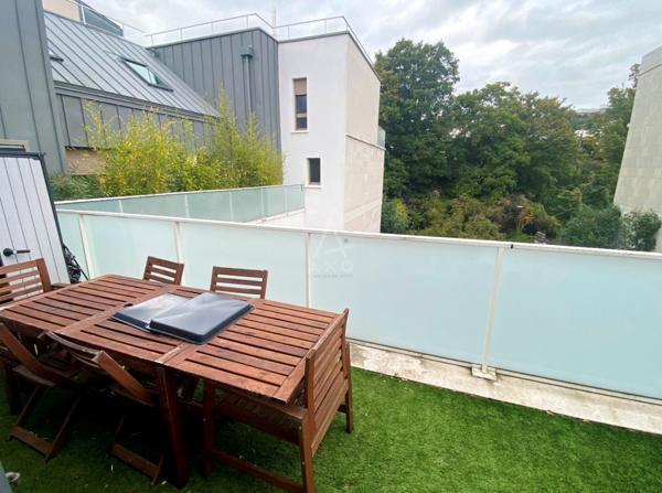 SURESNES - CENTRE VILLE/ PARC DU CHATEAU - APPARTEMENT 4 PIECES/ 3 CHAMBRES AVEC PARKING ET DOUBLE TERRASSE