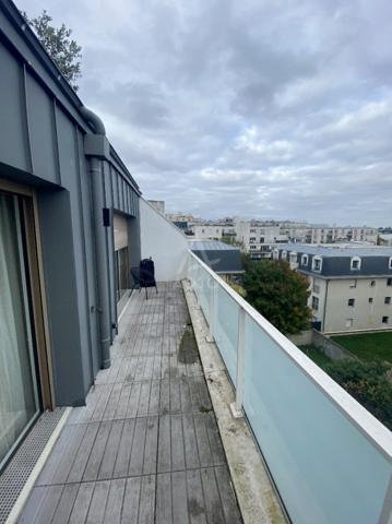 SURESNES - CENTRE VILLE/ PARC DU CHATEAU - APPARTEMENT 4 PIECES/ 3 CHAMBRES AVEC PARKING ET DOUBLE TERRASSE