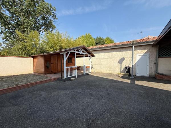 A LOUER - MURET - Appartement T3 de 57 m² avec cuisine équipée, jardin et cour - G1333