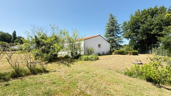Mouilleron Le Captif - Maison Plain pied sur terrain 1240m² environ