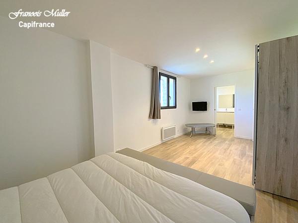 A proximité de Banon, belle Maison d'Hôtes de 268 m2 (+130 m2) en pleine campagne