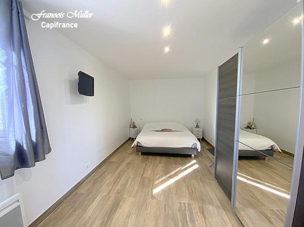 A proximité de Banon, belle Maison d'Hôtes de 268 m2 (+130 m2) en pleine campagne