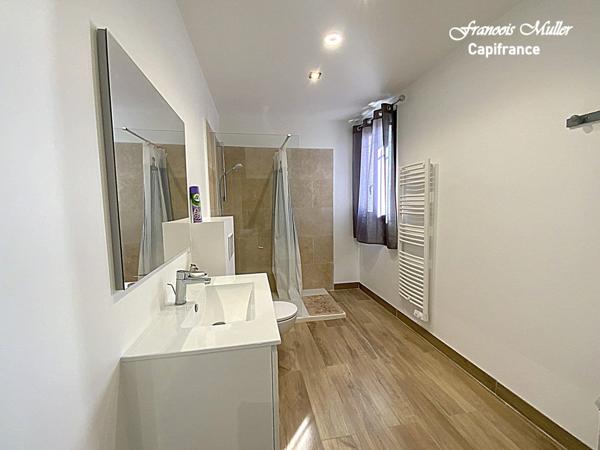 A proximité de Banon, belle Maison d'Hôtes de 268 m2 (+130 m2) en pleine campagne