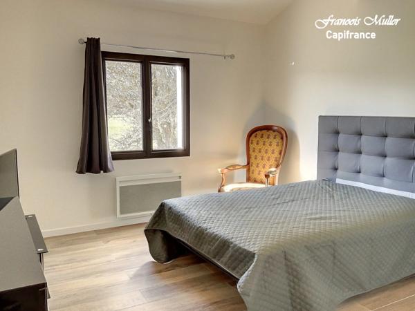 A proximité de Banon, belle Maison d'Hôtes de 268 m2 (+130 m2) en pleine campagne