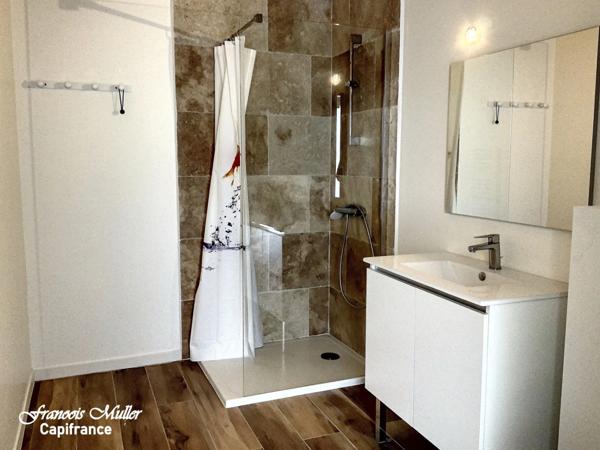 A proximité de Banon, belle Maison d'Hôtes de 268 m2 (+130 m2) en pleine campagne