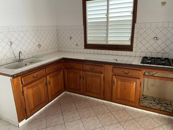 Appartement avec terrasse 2 chambres en location au Gosier
