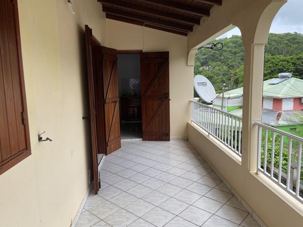 Appartement avec terrasse 2 chambres en location au Gosier