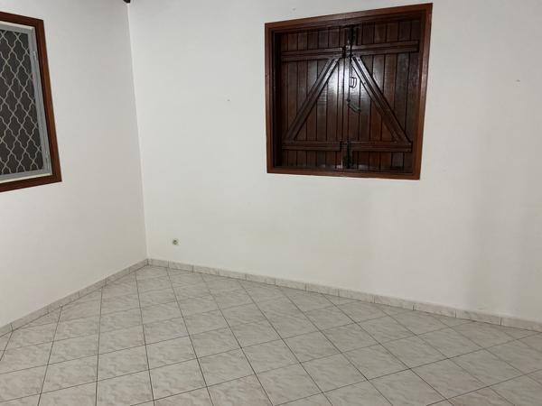 Appartement avec terrasse 2 chambres en location au Gosier