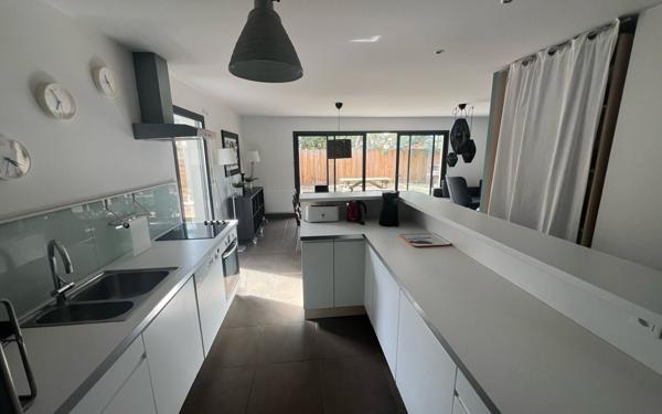 Maison à vendre    4 pièces •  Biscarrosse