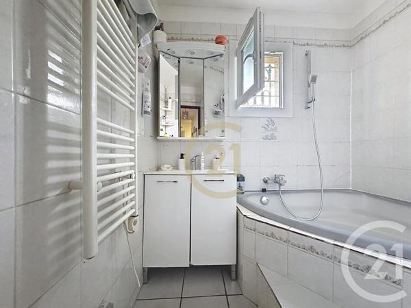 Maison à vendre  6 pièces - 122 m 2   GRIGNY  - 91