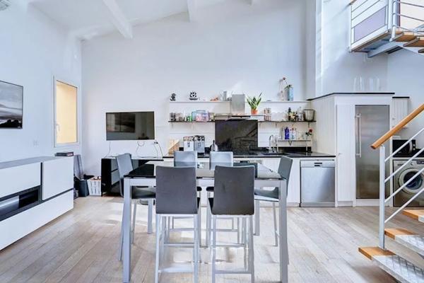 Duplex en dernier étage à vendre 3 pièces Cassis, vue mer, aucune charge de copropriété, stationnement !!