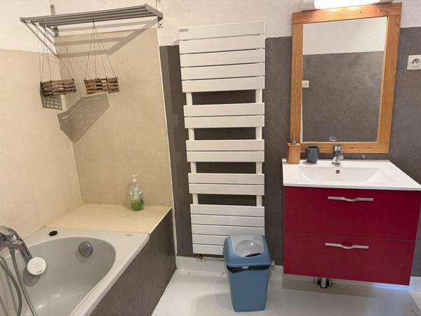 Pleudaniel , Maison familiale 212 m² avec atelier, hangar et jardin au coeur du bourg